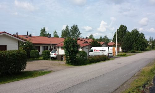 Sammaleen poisto tiilikatolta, Nurmijärvi, 750 m2