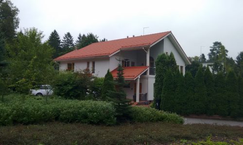 Sammaleen puhdistus tiilikatolta, Kauniainen, 360 m2